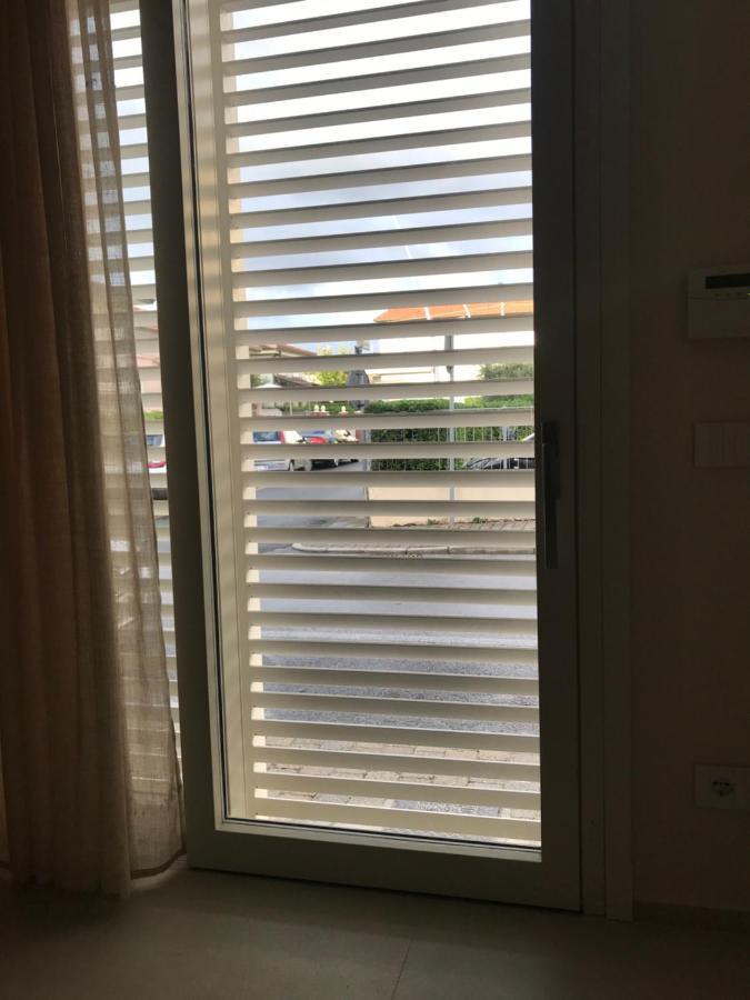 Lido Mare By Massi Apartment Лидо Ди Камайоре Екстериор снимка