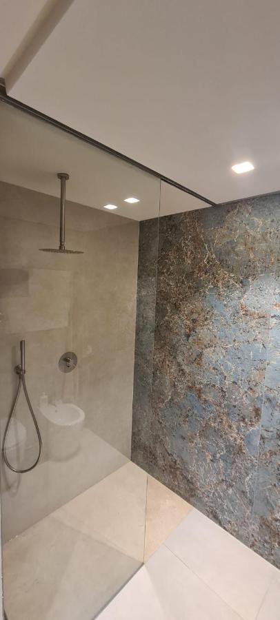 Lido Mare By Massi Apartment Лидо Ди Камайоре Екстериор снимка