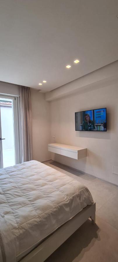 Lido Mare By Massi Apartment Лидо Ди Камайоре Екстериор снимка