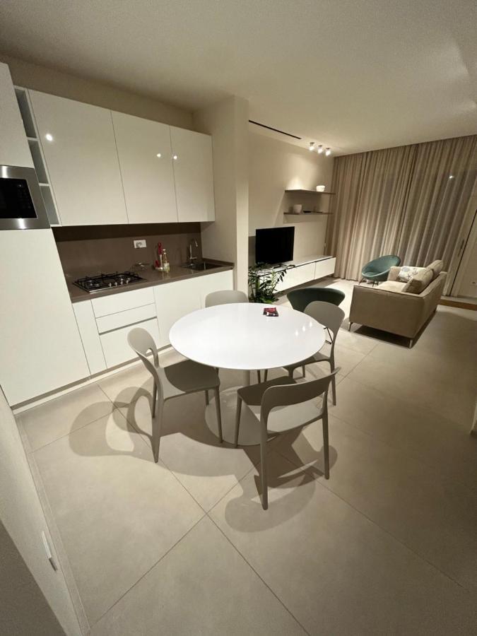 Lido Mare By Massi Apartment Лидо Ди Камайоре Екстериор снимка